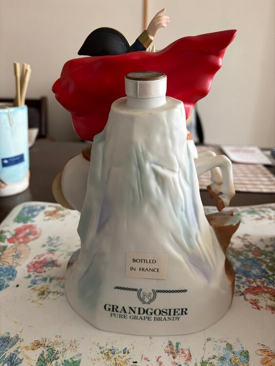 ブランデー ブランデー(その他) （お酒）の商品画像 - 査定依頼日：2025年1月27日 - 最高査定価格：2,100円