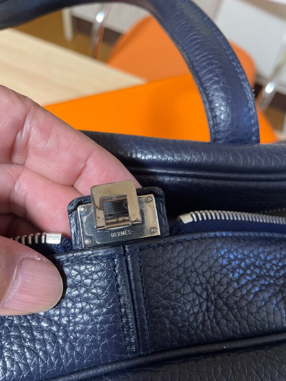 エルメス ヴィクトリア （ブランドバッグ）の商品画像 - 査定依頼日：2025年2月14日 - 最高査定価格：300,000円