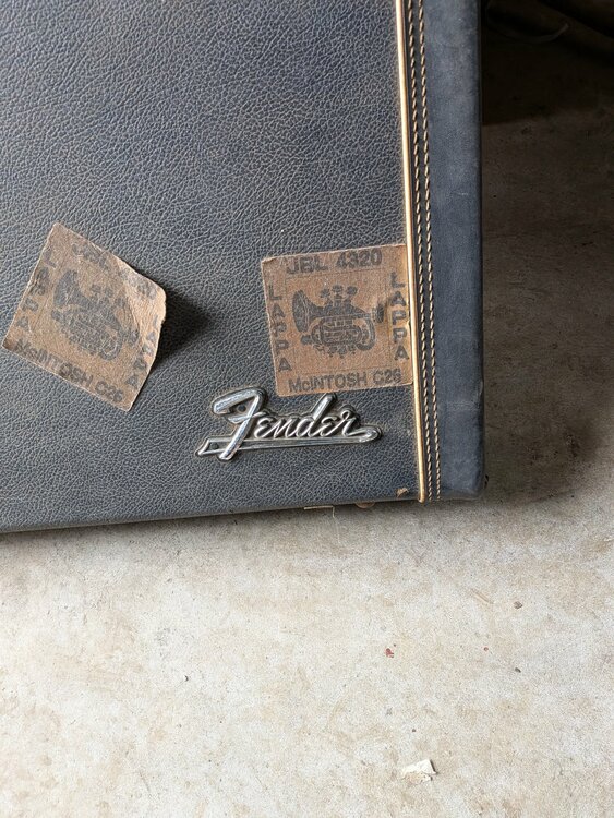 フェンダーハードケースのみ、1970年代頃（ピアノ・楽器・PA機材）の商品画像 - 査定依頼日：2026年3月21日 - 最高査定価格：2,000円