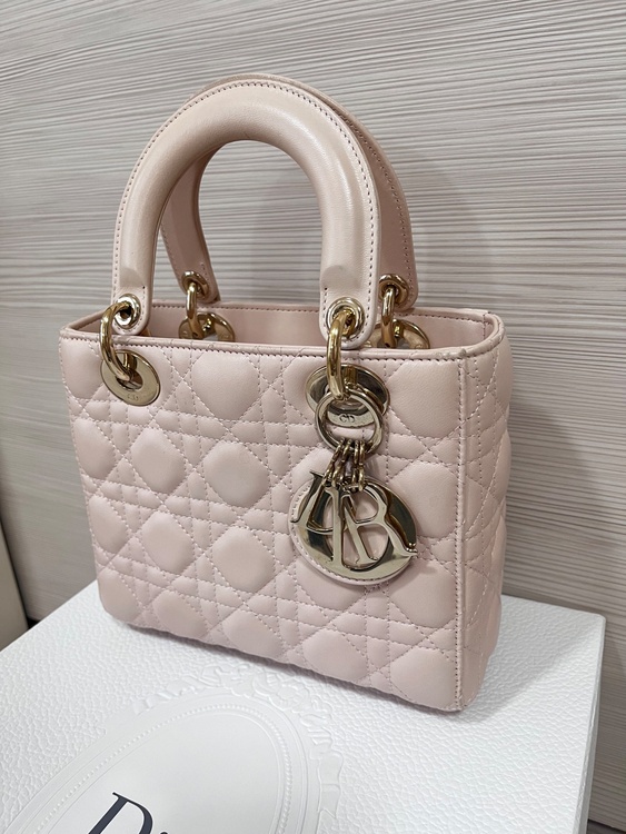 ディオール  （ブランドバッグ）の商品画像 - 査定依頼日：2026年1月6日 - 最高査定価格：320,000円