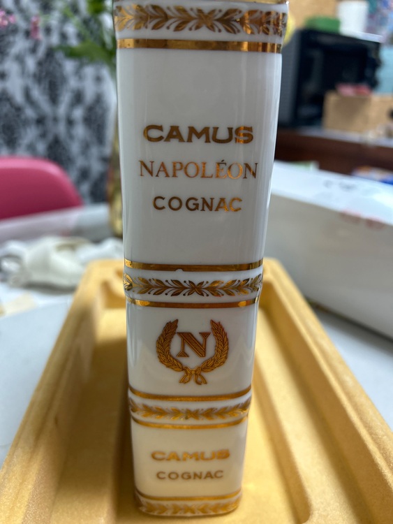 ブランデー カミュ （お酒）の商品画像 - 査定依頼日：2025年6月5日 - 最高査定価格：3,500円