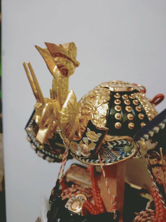 江戸甲冑　合せ鉢　純金箔押木彫龍　上原玉鳳　節句甲冑師・忠保（美術品・骨董品）の商品画像 - 査定依頼日：2026年8月27日 - 最高査定価格：5,000円