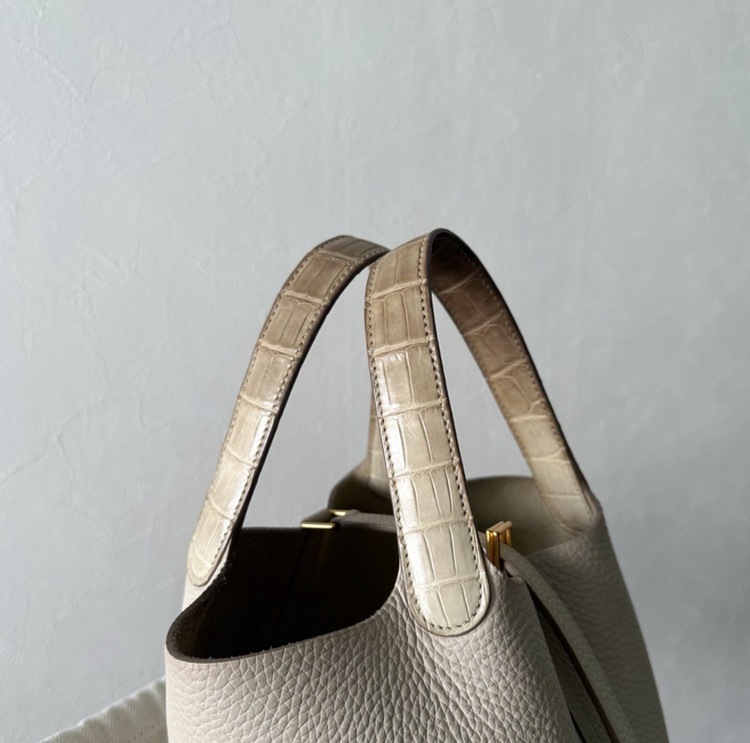 ピコタンロックタッチPM（ブランドバッグ）の商品画像 - 査定依頼日：2025年7月14日 - 最高査定価格：650,000円