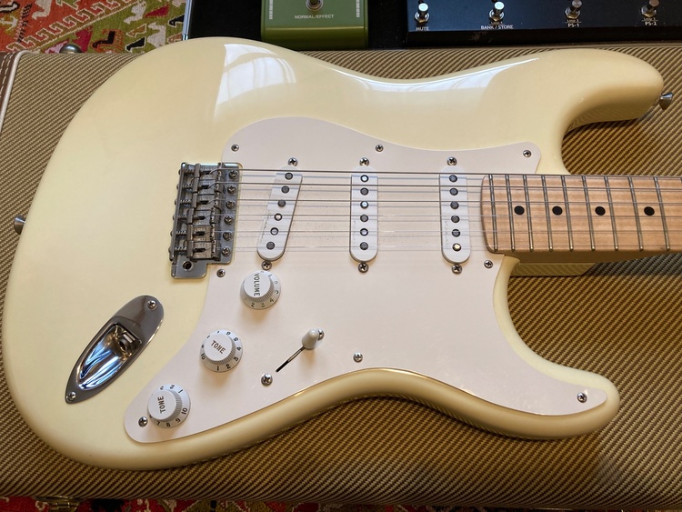 Custom Clapton Strat（ピアノ・楽器・PA機材）の商品画像 - 査定依頼日：2026年6月22日 - 最高査定価格：400,000円