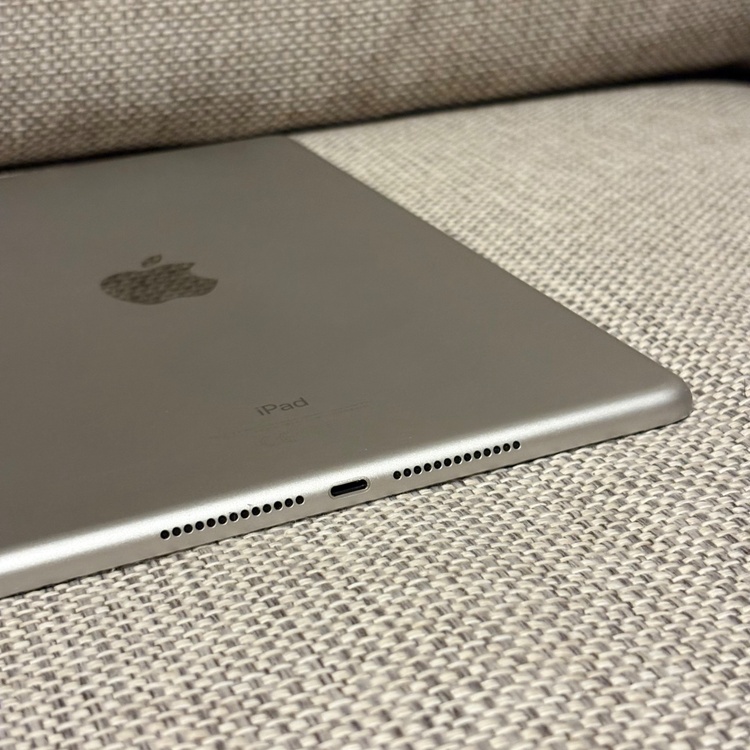 Apple iPad 第6世代　Wi-Fi モデル 128GB（PC・タブレット）の商品画像 - 査定依頼日：2026年2月4日 - 最高査定価格：7,000円