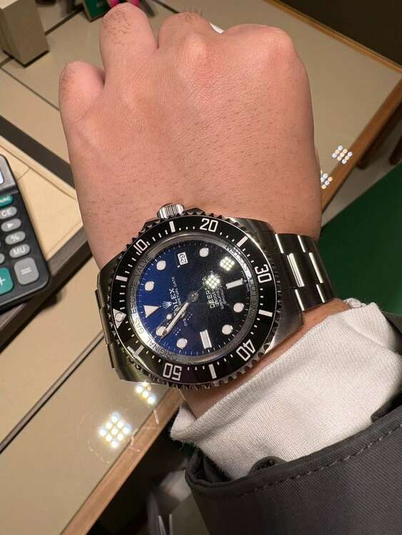 ロレックス シードゥエラー 136660（高級時計）の商品画像 - 査定依頼日：2025年2月12日 - 最高査定価格：2,390,000円