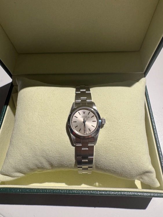 ロレックス ROLEX 67180（高級時計）の商品画像 - 査定依頼日：2025年12月16日 - 最高査定価格：500,000円