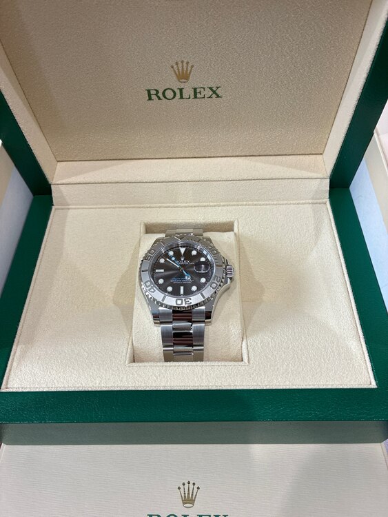 ロレックス ヨットマスター 12662（高級時計）の商品画像 - 査定依頼日：2025年4月8日 - 最高査定価格：2,100,000円