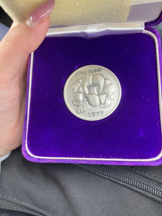 資生堂記念メダル 1977（金・貴金属）の商品画像 - 査定依頼日：2026年3月30日 - 最高査定価格：10,230円