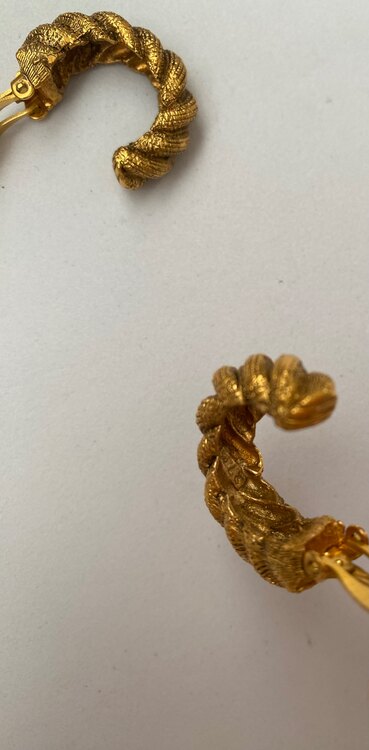 シャネル　フープイヤリング（ブランド財布・小物）の商品画像 - 査定依頼日：2025年2月2日 - 最高査定価格：25,000円