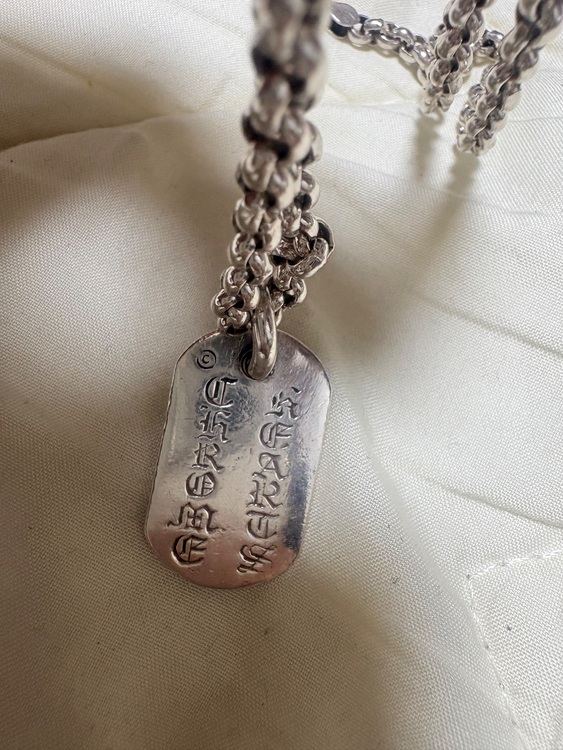 クロムハーツ ドッグタグ レイズド フローラルクロス ネックレス（金・貴金属）の商品画像 - 査定依頼日：2025年11月2日 - 最高査定価格：15,000円