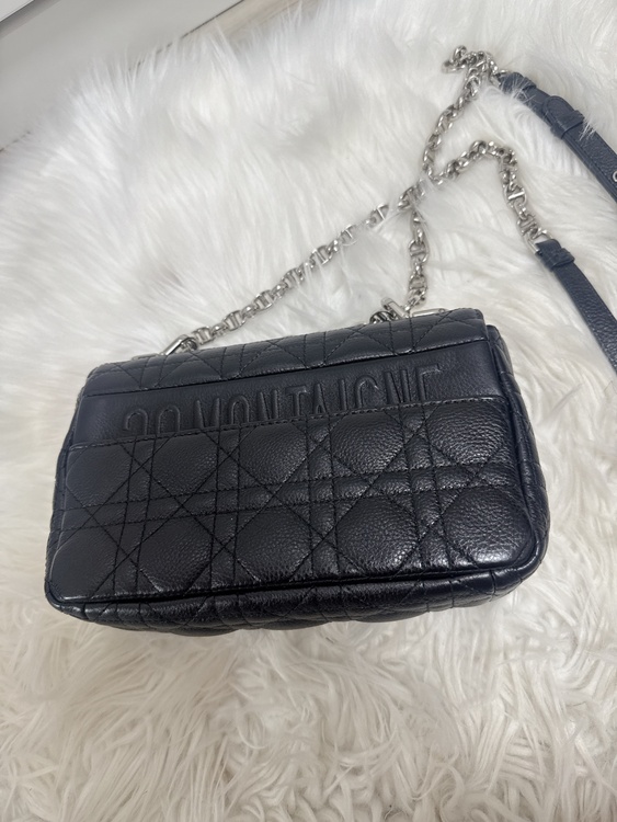 Dior30 Montaigne（ブランドバッグ）の商品画像 - 査定依頼日：2026年8月28日 - 最高査定価格：230,000円