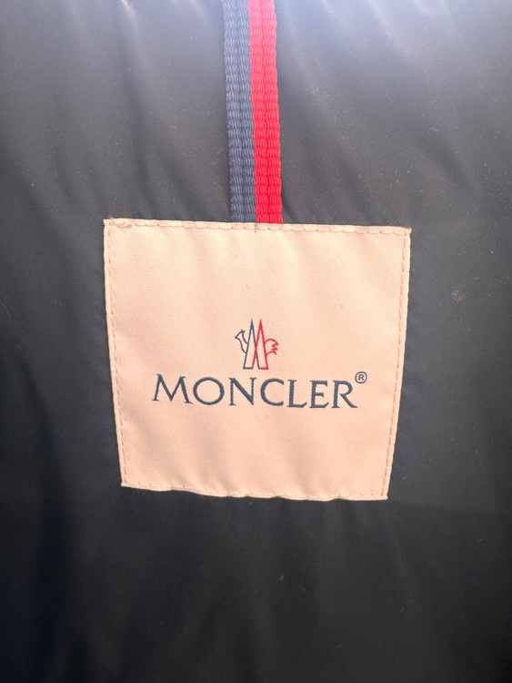 MONTCLA（古着・ファッション）の商品画像 - 査定依頼日：2025年12月18日 - 最高査定価格：98,000円