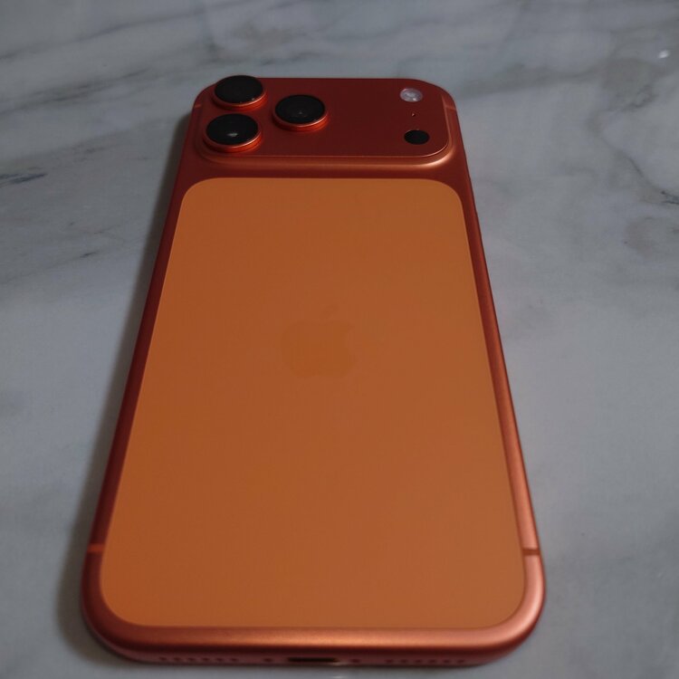 iPhone iPhone 17 Pro Max 256GB SIMフリー（スマホ）の商品画像 - 査定依頼日：2026年9月8日 - 最高査定価格：165,000円