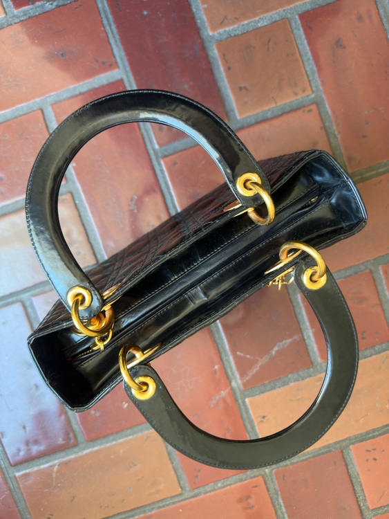 レディディオール（ブランドバッグ）の商品画像 - 査定依頼日：2025年7月14日 - 最高査定価格：150,000円