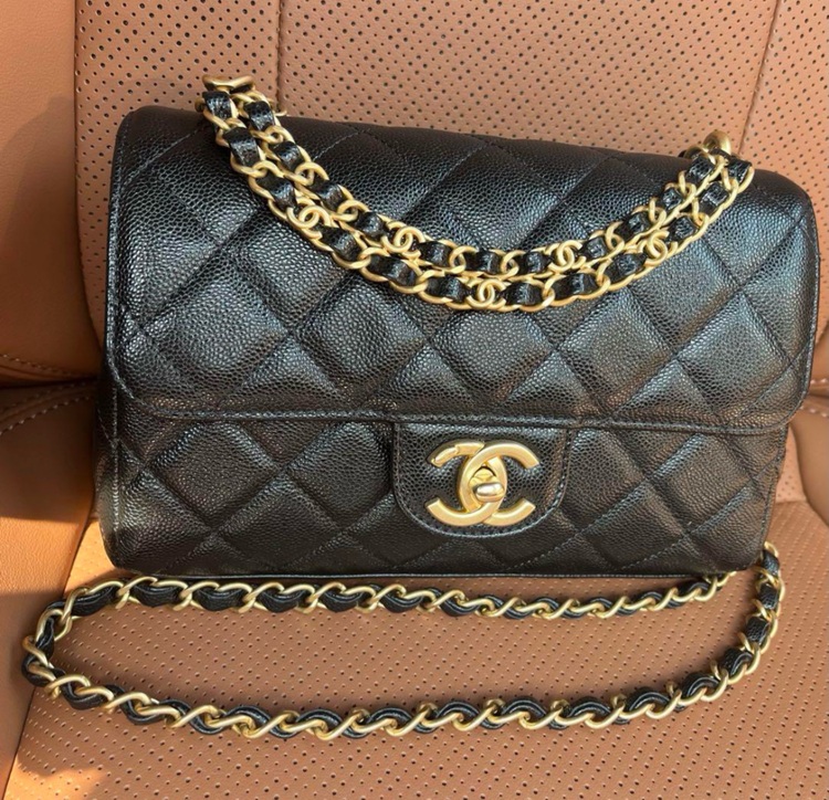 シャネル　マトラッセ　スモールフラップバッグ　ブラック　（ブランドバッグ）の商品画像 - 査定依頼日：2025年9月26日 - 最高査定価格：550,000円