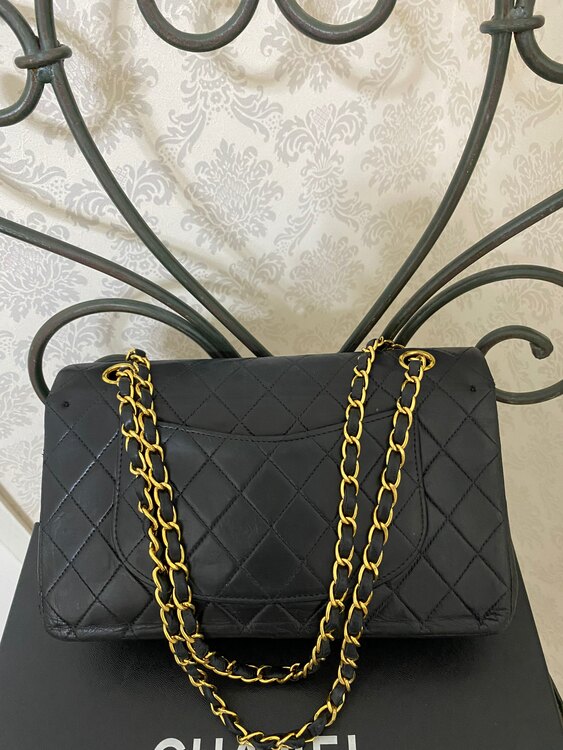 シャネル　マトラッセ　ダブルフラップ　ダブルチェーン（ブランドバッグ）の商品画像 - 査定依頼日：2024年5月4日 - 最高査定価格：250,000円