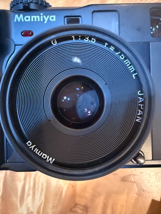 New Mamiya 6（カメラ）の商品画像 - 査定依頼日：2026年7月1日 - 最高査定価格：230,000円