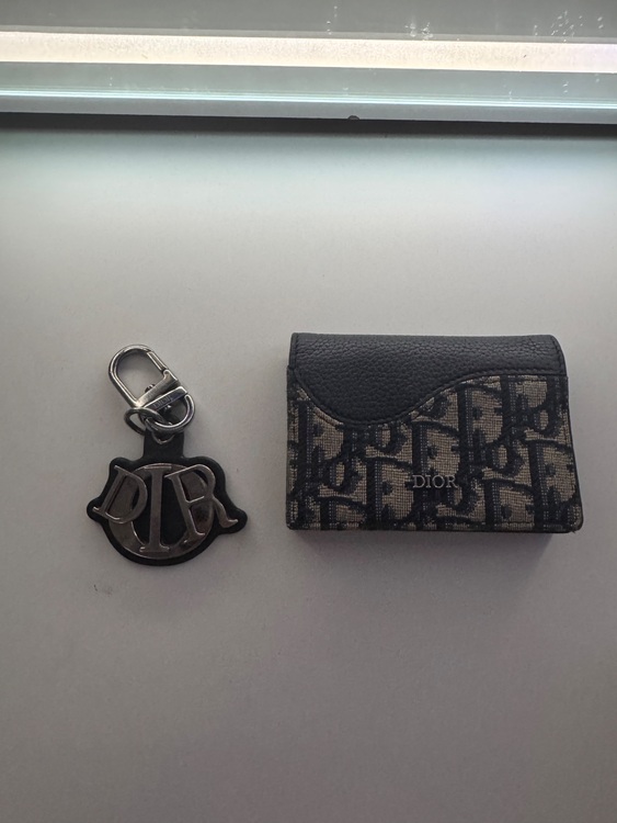 dior 名刺入れ（ブランド財布・小物）の商品画像 - 査定依頼日：2025年7月10日 - 最高査定価格：8,000円
