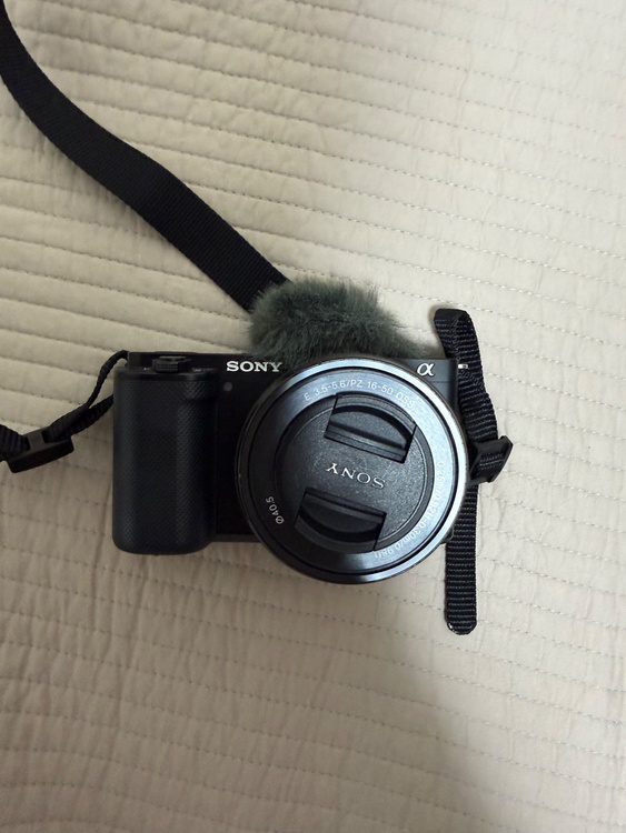ZV-E10（カメラ）の商品画像 - 査定依頼日：2026年7月6日 - 最高査定価格：65,000円