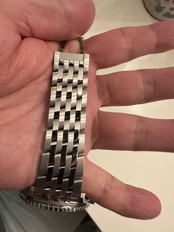 ブライトリング ナビタイマー AB013（高級時計）の商品画像 - 査定依頼日：2025年5月9日 - 最高査定価格：840,000円