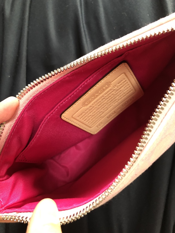 M2J-6094（ブランドバッグ）の商品画像 - 査定依頼日：2021年8月9日 - 最高査定価格：5,000円