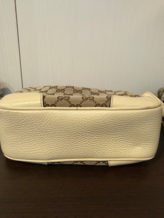 GUCCI GGスプリームキャンバス ショルダーバッグ（アイボリー）（ブランドバッグ）の商品画像 - 査定依頼日：2025年10月7日 - 最高査定価格：75,000円