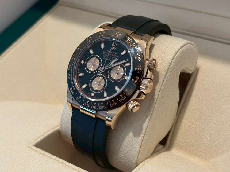 ロレックス コスモグラフ デイトナ ブラック × ピンク（高級時計）の商品画像 - 査定依頼日：2025年4月27日 - 最高査定価格：5,050,000円