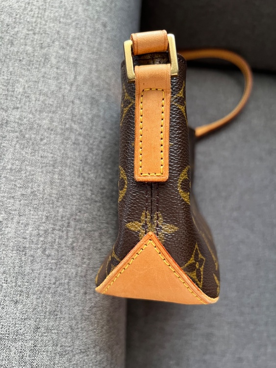 LOUISVUITTON ルイヴィトン モノグラム トロター ショルダーバッグ（ブランドバッグ）の商品画像 - 査定依頼日：2026年9月17日 - 最高査定価格：80,000円