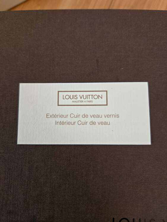 ヴェルニ　長財布（ブランド財布・小物）の商品画像 - 査定依頼日：2025年2月9日 - 最高査定価格：10,000円
