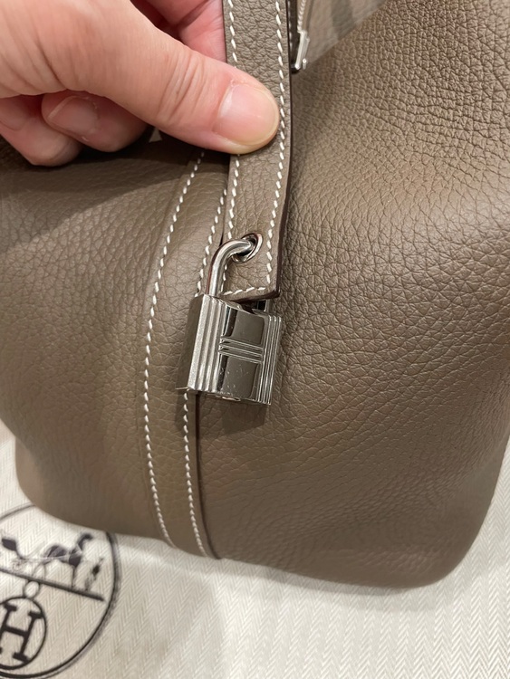 ピコタン（ブランドバッグ）の商品画像 - 査定依頼日：2025年10月8日 - 最高査定価格：450,000円