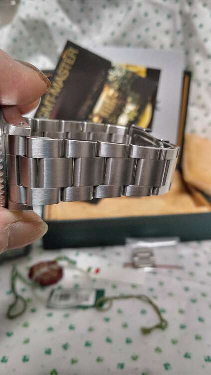 ロレックス GMTマスター 16700（高級時計）の商品画像 - 査定依頼日：2025年5月2日 - 最高査定価格：2,050,000円