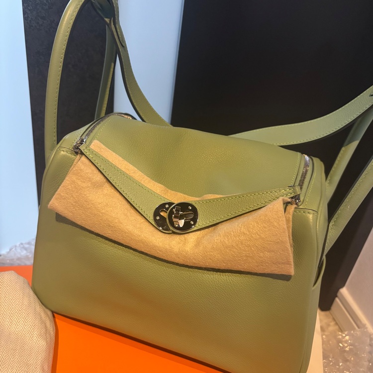 リンディ26（ブランドバッグ）の商品画像 - 査定依頼日：2025年10月25日 - 最高査定価格：900,000円