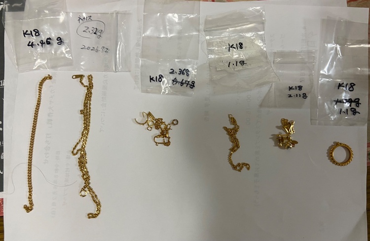 ネックレス､ピアス､くさり切れた物、とめ金（金・貴金属）の商品画像 - 査定依頼日：2026年8月9日 - 最高査定価格：210,000円