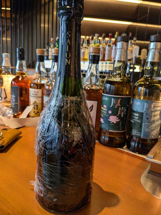 シャンパン サロン （お酒）の商品画像 - 査定依頼日：2025年2月18日 - 最高査定価格：133,000円