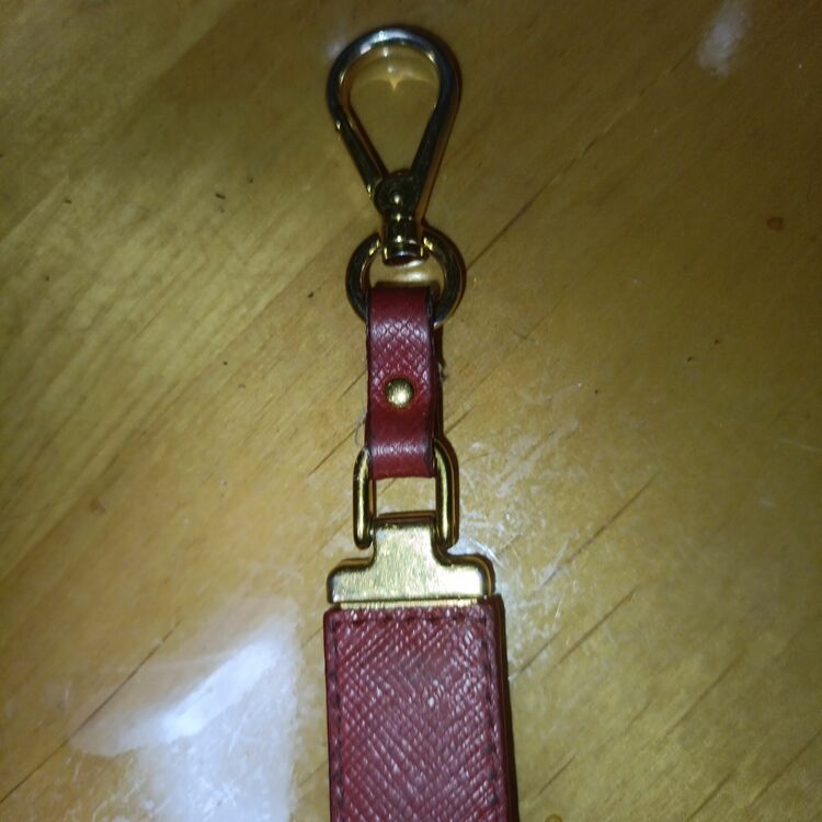 キーホルダー（ブランド財布・小物）の商品画像 - 査定依頼日：2025年9月5日 - 最高査定価格：3,000円