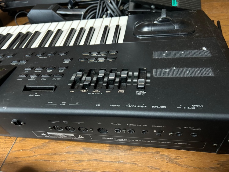 モデル13（ピアノ・楽器・PA機材）の商品画像 - 査定依頼日：2026年3月14日 - 最高査定価格：4,000円