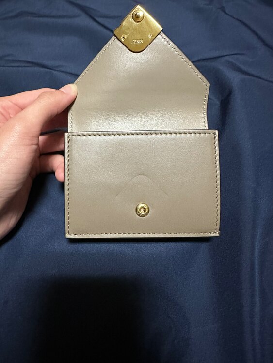 フェンディ  （ブランドバッグ）の商品画像 - 査定依頼日：2025年2月1日 - 最高査定価格：15,000円