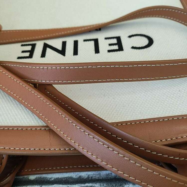 スモールバーティカルカバ（ブランドバッグ）の商品画像 - 査定依頼日：2025年3月2日 - 最高査定価格：40,000円