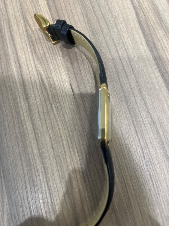 手巻きスクエア時計（高級時計）の商品画像 - 査定依頼日：2025年10月27日 - 最高査定価格：13,000円