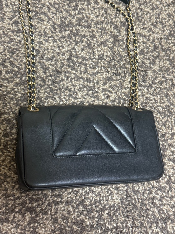 マドモアゼル（ブランドバッグ）の商品画像 - 査定依頼日：2025年9月24日 - 最高査定価格：300,000円