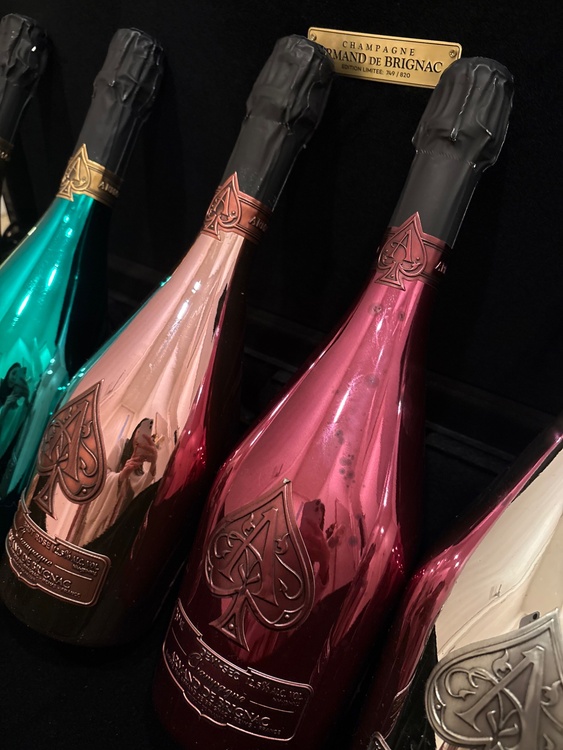 アルマンドアタッシュケース（お酒）の商品画像 - 査定依頼日：2026年1月4日 - 最高査定価格：300,000円