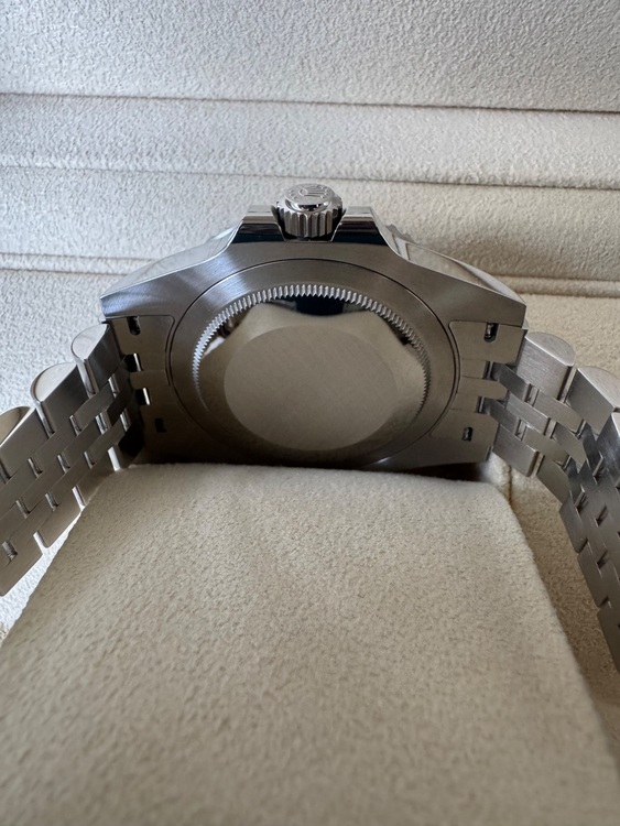 ロレックス GMTマスター （高級時計）の商品画像 - 査定依頼日：2025年6月8日 - 最高査定価格：2,900,000円