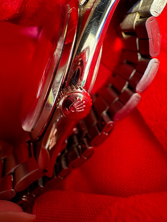 チューダー その他 オイスタープリンス 小薔薇 赤 （高級時計）の商品画像 - 査定依頼日：2025年6月8日 - 最高査定価格：100,000円