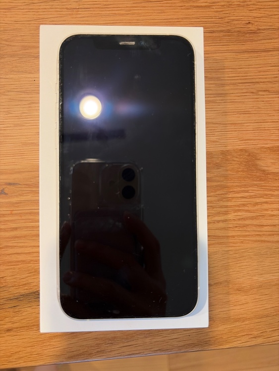 iPhone iPhone 12 256GB SIMフリー（スマホ）の商品画像 - 査定依頼日：2026年7月15日 - 最高査定価格：35,000円