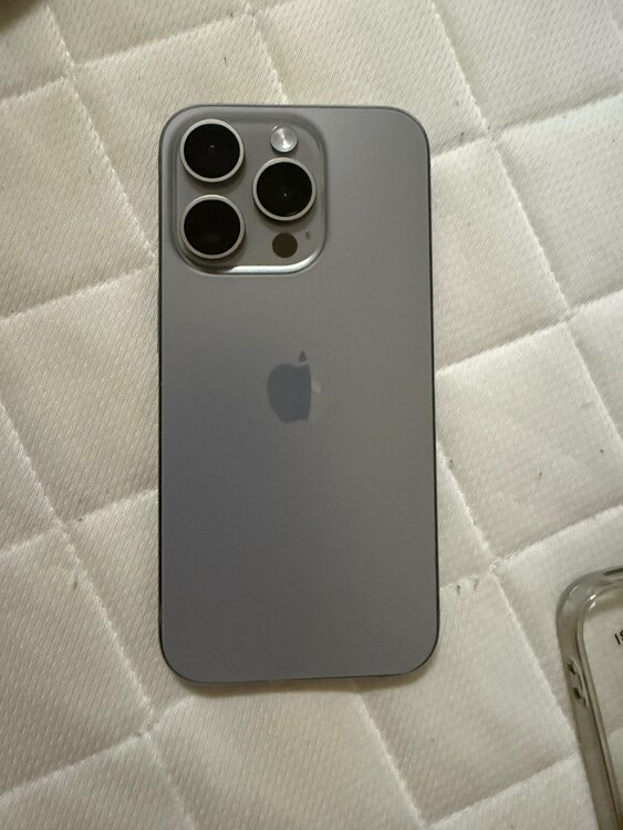 iPhone 15 Pro 128GB SIMフリー（スマホ）の商品画像 - 査定依頼日：2025年4月2日 - 最高査定価格：84,000円