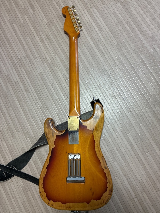 SN8955094 スティービーレイヴォーン（ピアノ・楽器・PA機材）の商品画像 - 査定依頼日：2026年4月28日 - 最高査定価格：130,000円