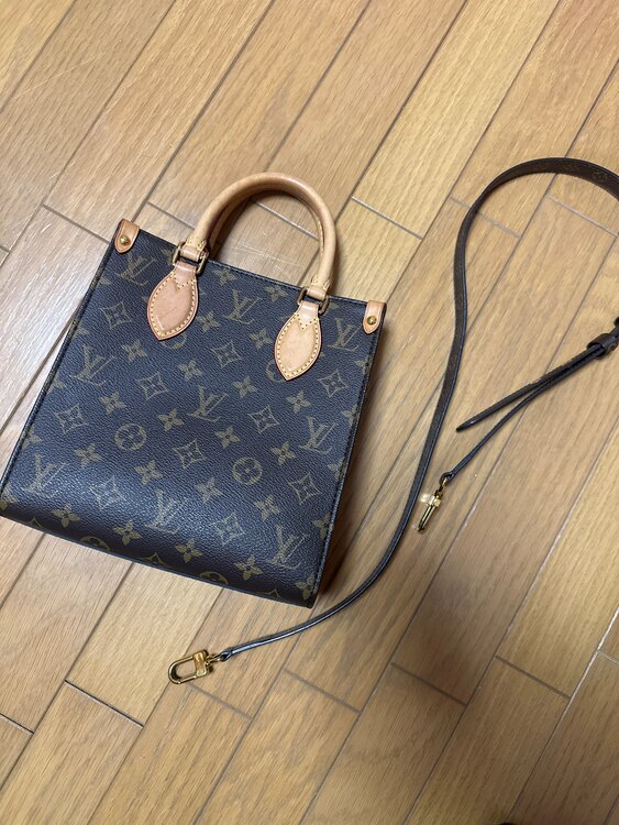 サックプラBB（ブランドバッグ）の商品画像 - 査定依頼日：2025年3月11日 - 最高査定価格：160,000円