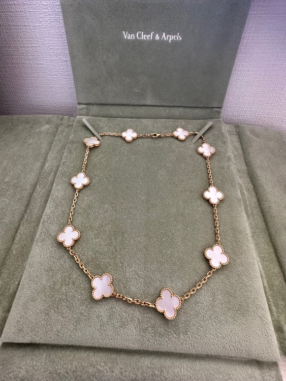 ヴァンクリーフ＆アーペル ヴィンテージアルハンブラ 10モチーフ ネックレス Y（宝石）の商品画像 - 査定依頼日：2023年8月13日 - 最高査定価格：850,000円