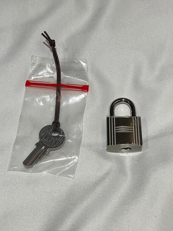 Picotin Lock 18 PM Taurillon Clemence No（ブランドバッグ）の商品画像 - 査定依頼日：2026年5月18日 - 最高査定価格：100,000円